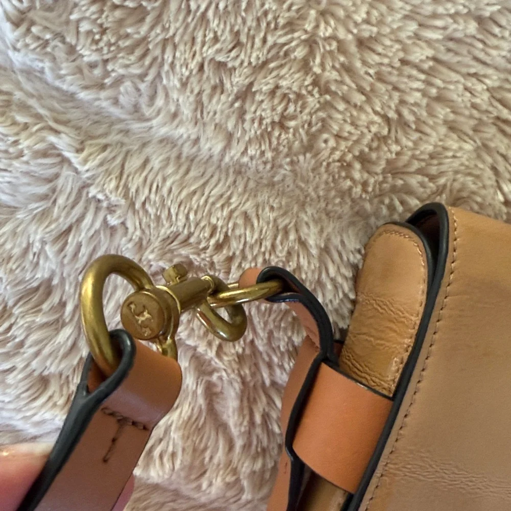 Tory Burch Alastair Pebbled Leather Shoulder Crossbody Bag Tan Convertible Bag - Picture 3 of 16